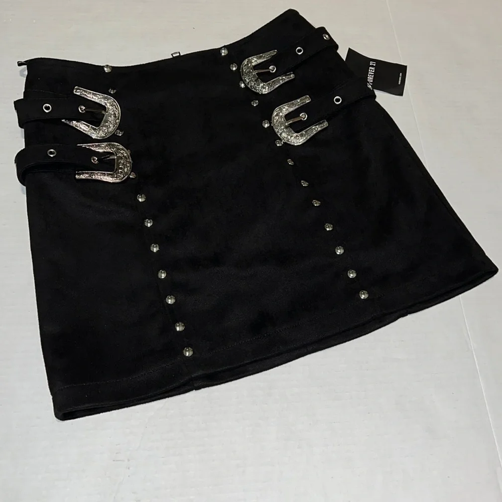 NWT Faux Suede Western Inspired Festival Coastal Cowgirl Studded Mini Skirt - Picture 2 of 7